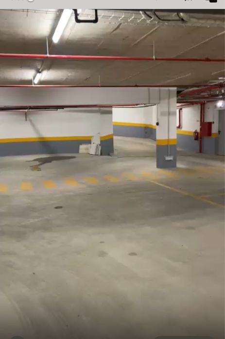 LUGAR DE ESTACIONAMENTO COBERTO - Areeiro (Lisboa)