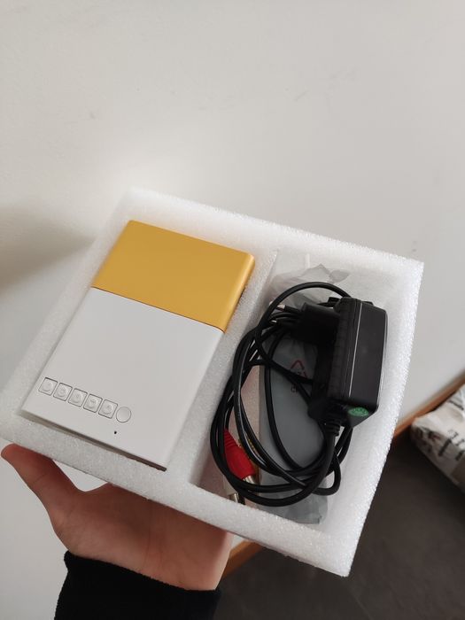 LED Projector - como novo