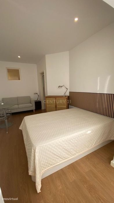 T0 Remodelado | 40 m² | Varanda Fechada | Muita Luz | S. Domingos de B