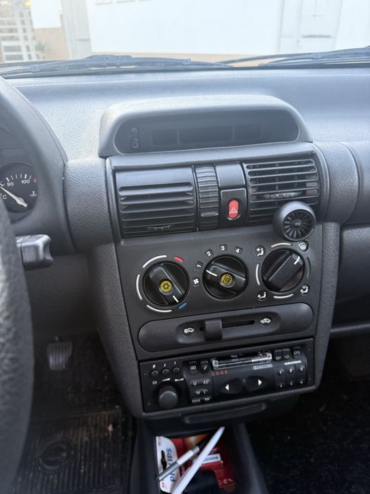 Opel Corsa B 1.4 SI