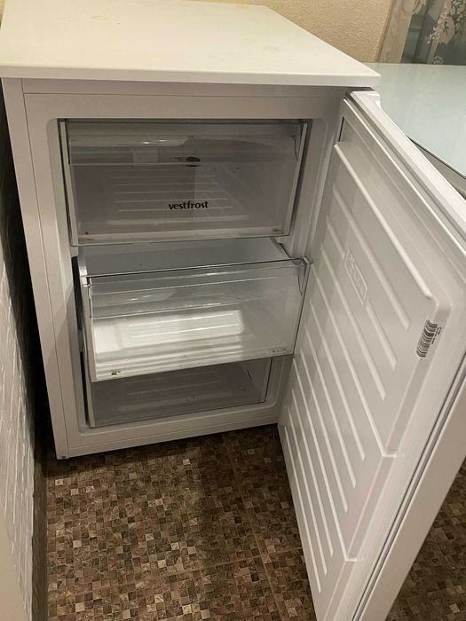 Морозильна камера VESTFROST CMF103W. Данія