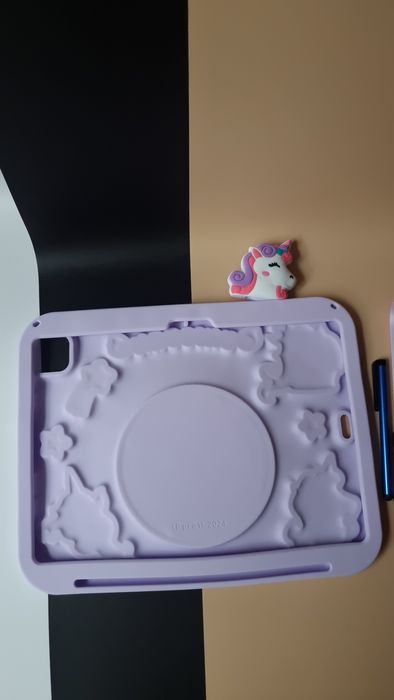 Etui EspZanthic do iPad Pro 11" (M4, 2024, 5. gen.) z motywem jednoroż