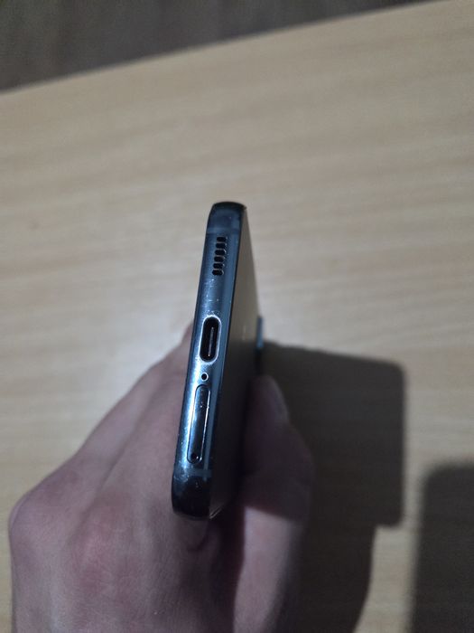 Samsung S22 8/128gb.