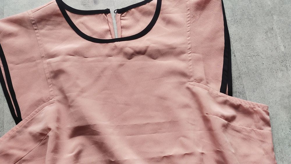 Bluzka bez rękawów elegancka