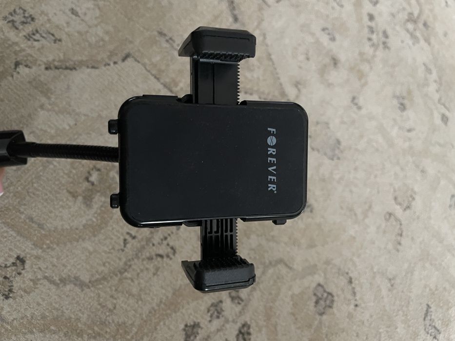 Uchwyt na telefon w gniazdo zapalniczki z wyjściem USB FOREVER