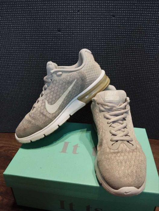 Оригінальні жіночі кросівки nike air max sequent 2 гарний стан розмір 37,5