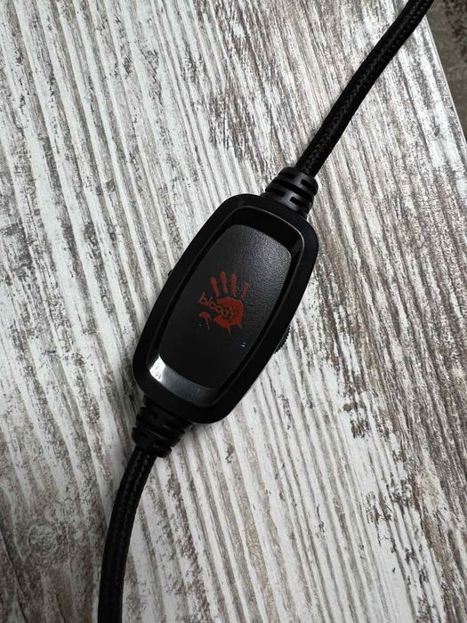 Продам наушники bloody g573p