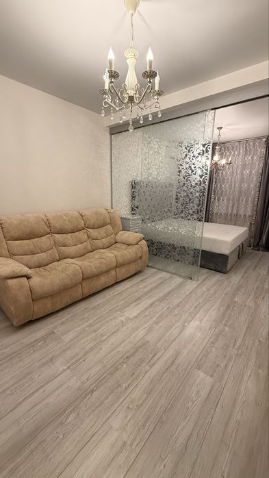 Оренда 1-к квартири 56 кв м, вул. А. Ахматової, 22