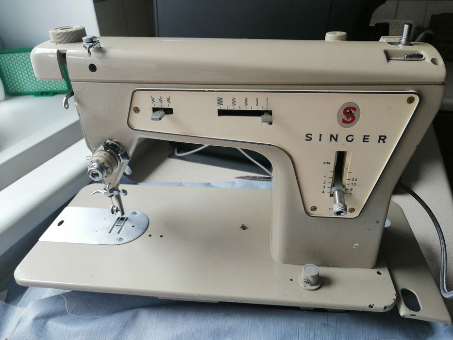 Sprzedam maszynę do szycia Singer ml