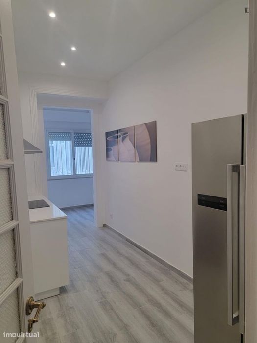 Quarto - localizado em Arroios Lisbon