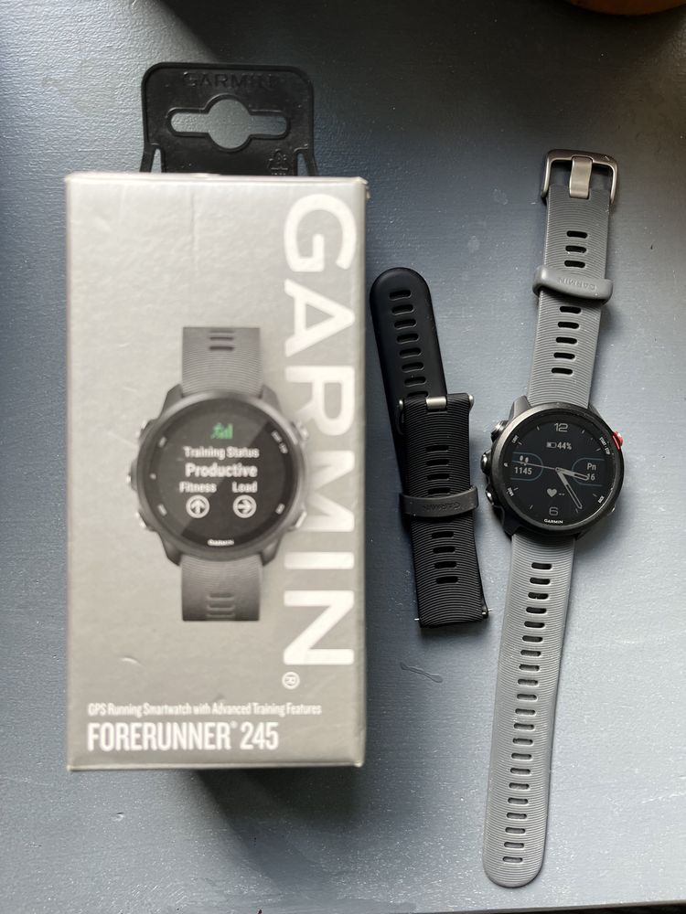  Garmin Forerunner 245 Music, GPS Running Smartwatch