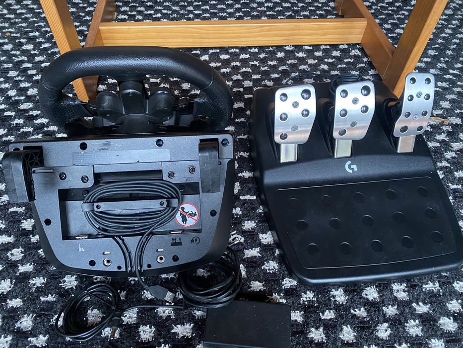 Logitech G923 Volante + Pedais