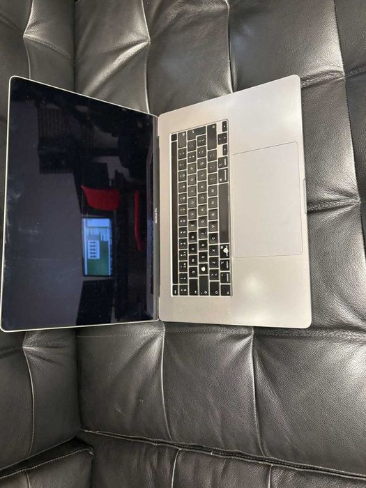 MacBook Pro 2019 16'' - Avaria na Motherboard (com Caixa Original)