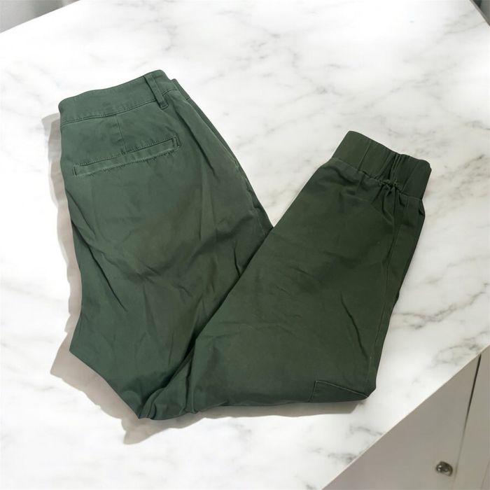 Zielone joggery Asos