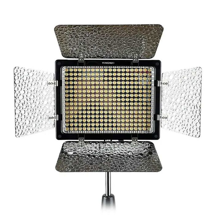 Студійне відеосвітло LED лампа Yongnuo YN-300 III