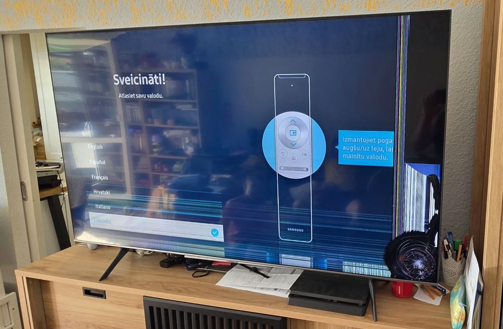 Samsung 65 cali uszkodzony