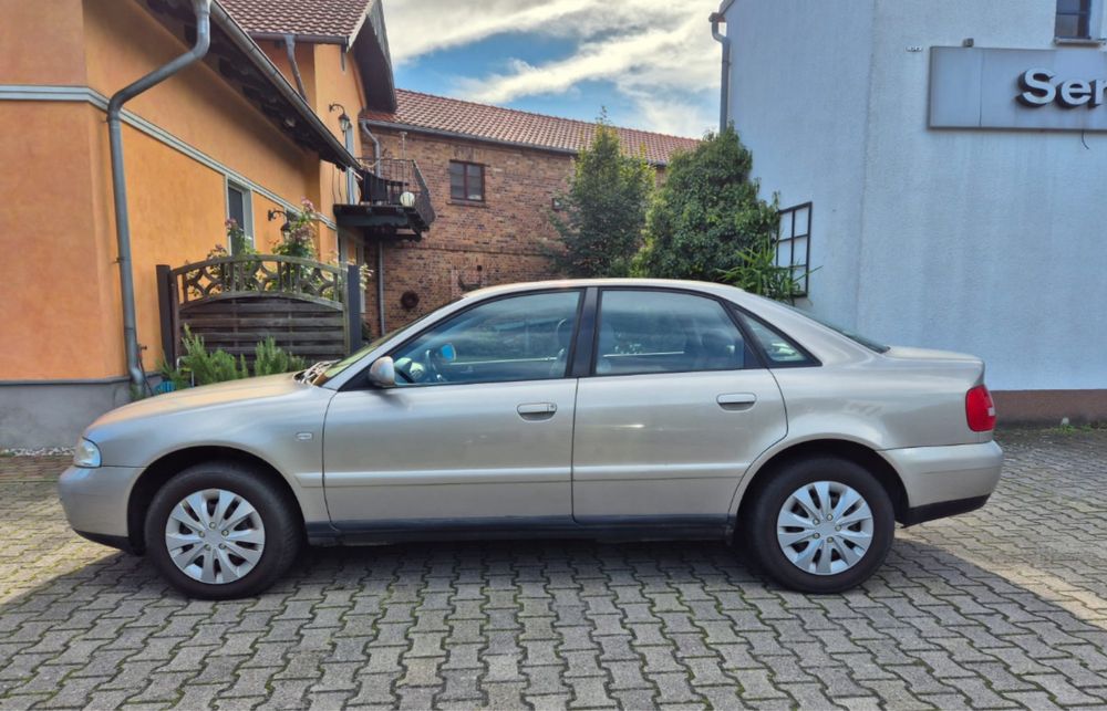 Разборка Шрот Audi A3 8L 1996-2003 1.6I 1.8I 1.8T 1.9TDI