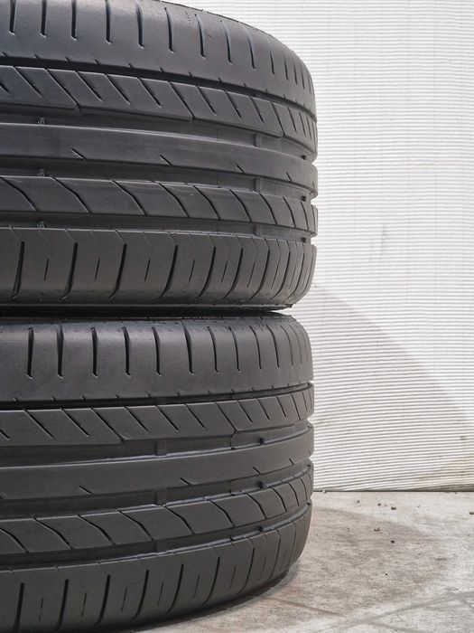 2 Pneus 225/40R18 CONTINENTAL (RFT) Semi Novos