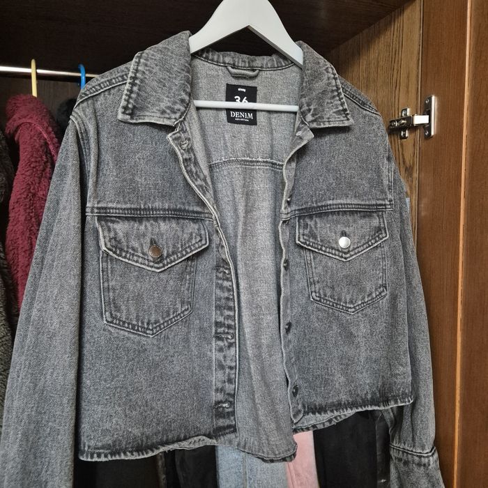 Джинсова куртка зі стразами