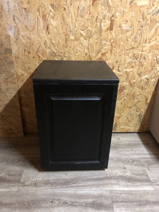 Продам тумбочку !!