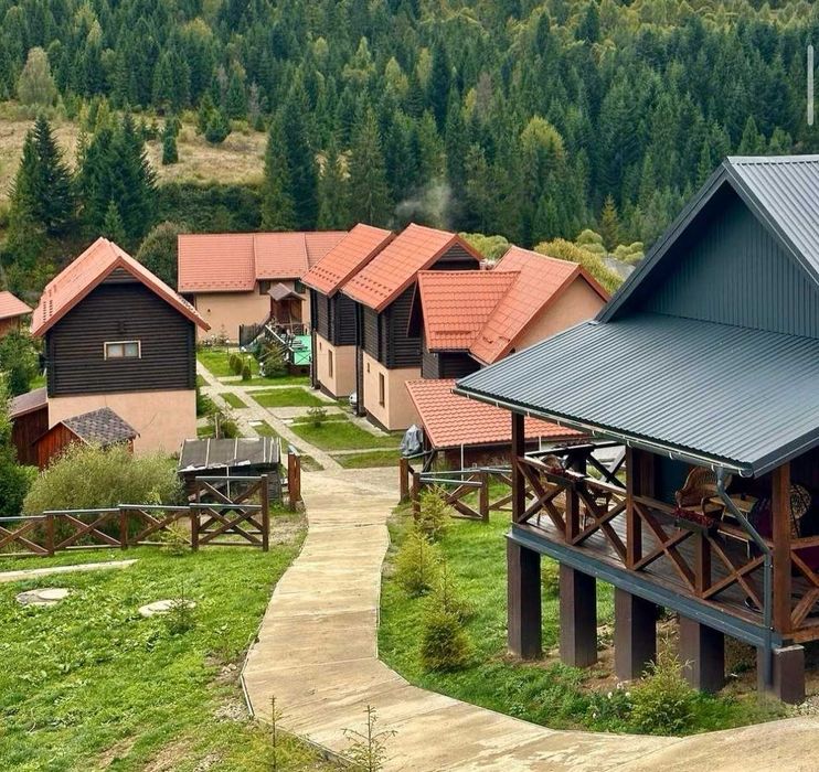 Продаж відпочинкового комплексу "Шервуд" 845 м2, 0,65 га,  Львівська область