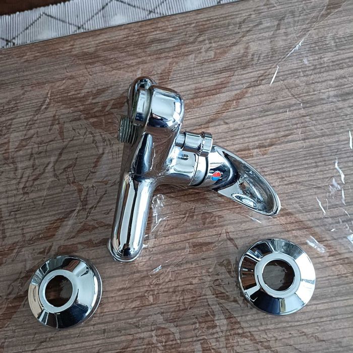 Torneira misturadora monocomando de banheira