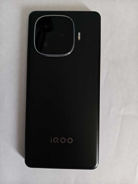Продам  Vivo Iqoo Z9 Turbo цвет чёрный 12+12Gb/ 256Gb