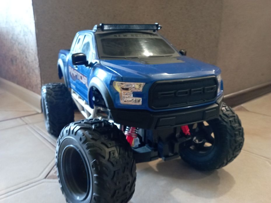 Машинка Ford F-150 raptor на радіокеруванні
