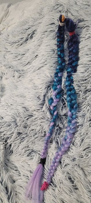 Włosy sztuczne fioletowe 60 cm.Polecam.