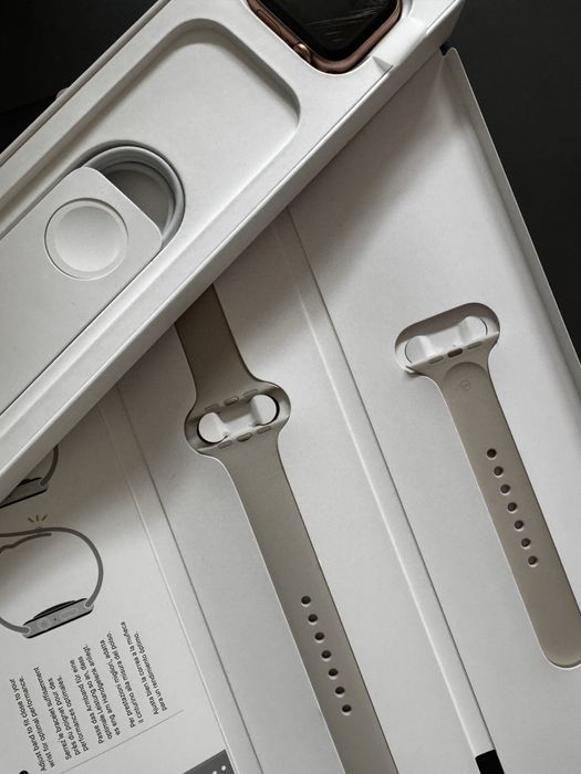 Apple Watch SE 44 mm Gold