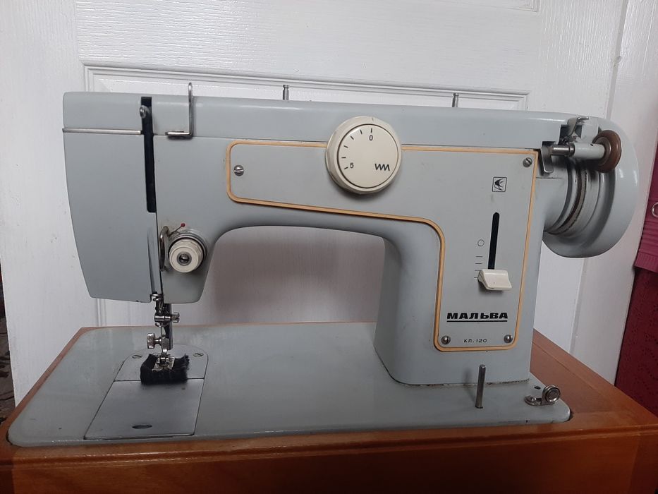 Швейна машинка Мальва , радянського виробництва