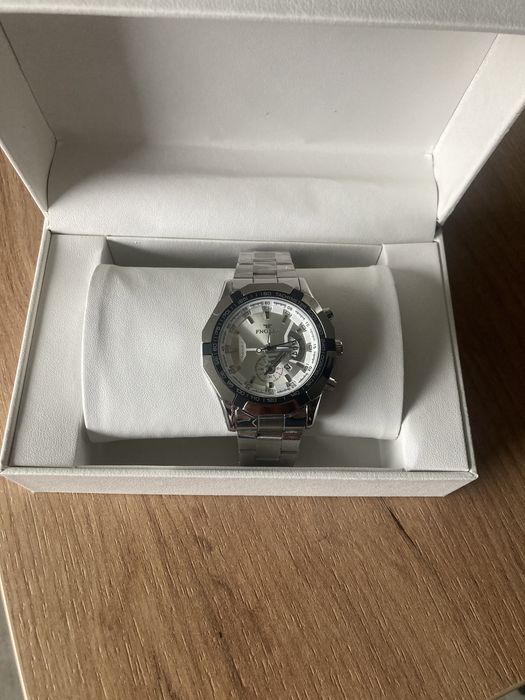 Zegarek FNGEEN na bransoletce Nowy