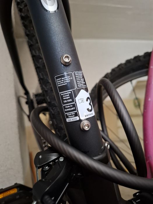 Bicicleta Scott Aspect 940 - preta e vermelha - NOVA