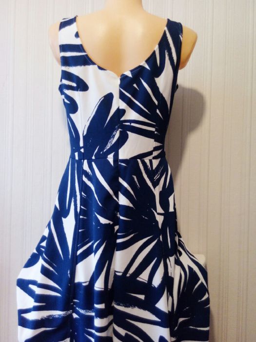 Sukienka Donna Morgan, biało granatowa, boho, wesele