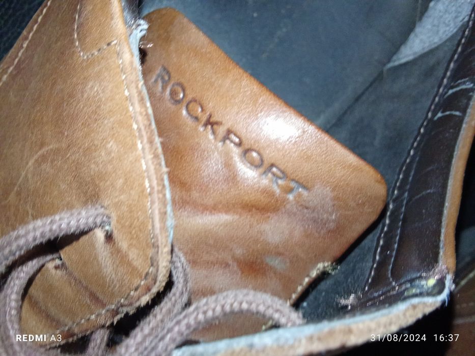 Sapatos homem em bom estado