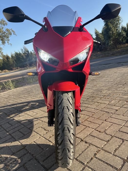 Honda CBR650R 2024 E-clutch