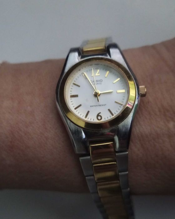 Casio quartzo senhora gold/Silver 75€