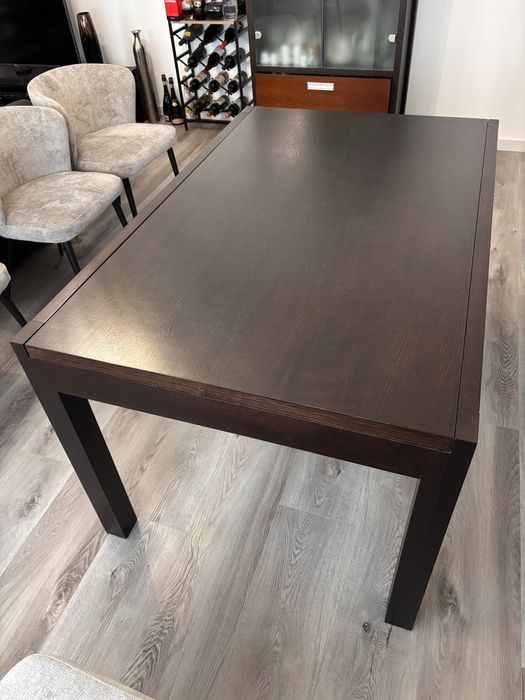 Mesa de sala em wengue.