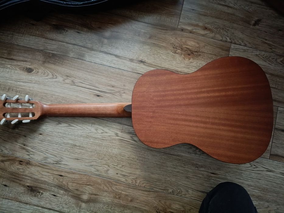 Gitara akustyczna