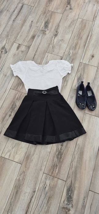 Biała elegancka bluzka  z kołnierzykiem, koszulka r.128