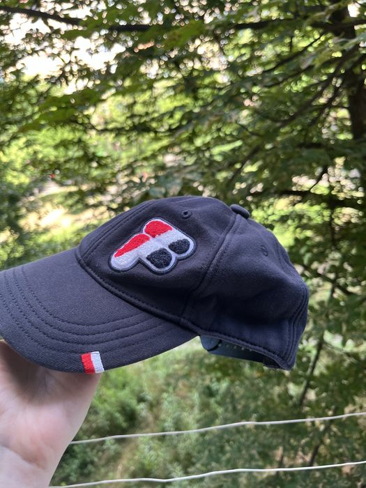 Продам кепку Fila