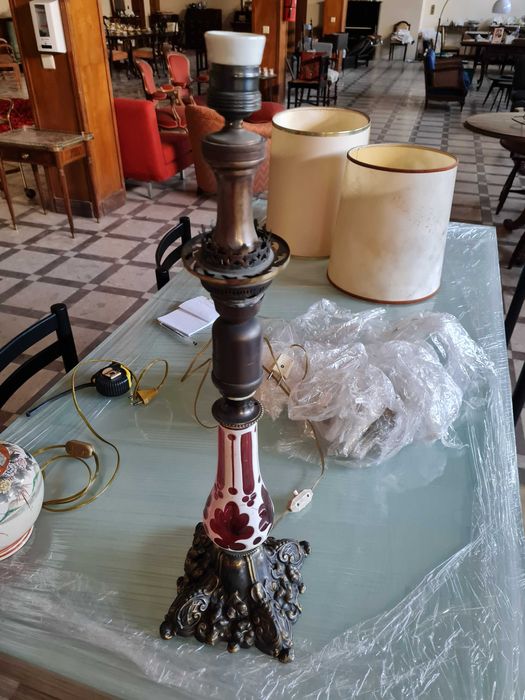 antigo candeeiro de mesa, em bronze e vidro Marinha Grande