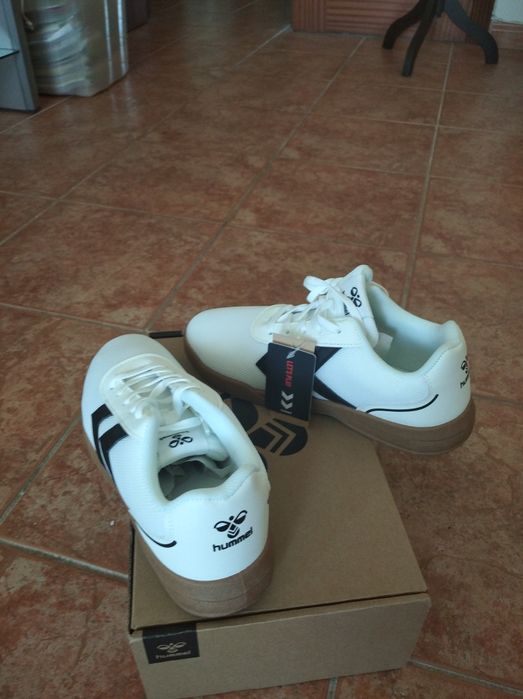 Sapatilhas novas da Hummel tamanho 38