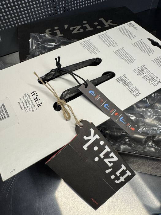 Selim Fizik Arione R1 em carbono
