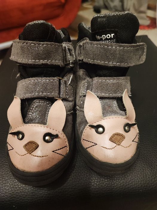 Buty mrugała rozmiar 28