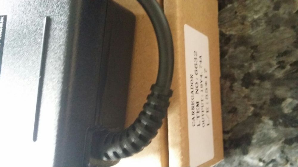 Vendo carregadores novos para acer