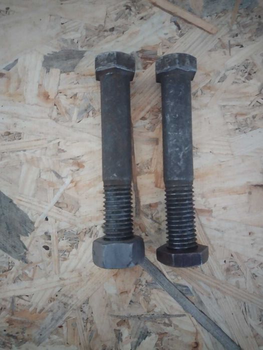 болты М 18 - 12. гайки.