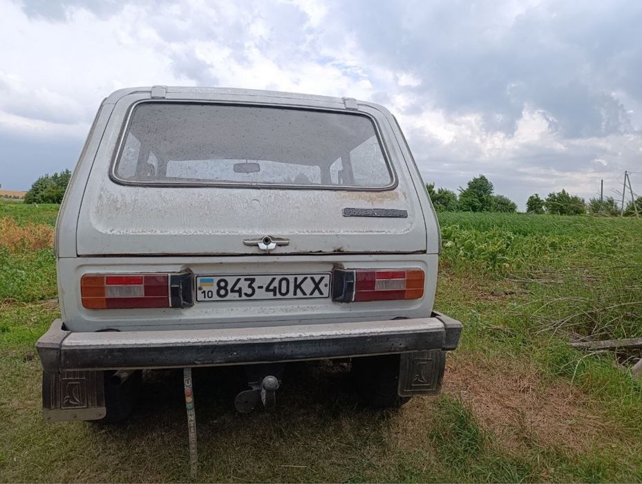 Продам автомобіль Нива