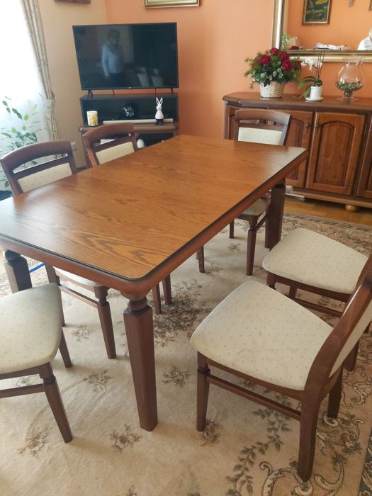 Stół rozkładany plus 6 krzeseł