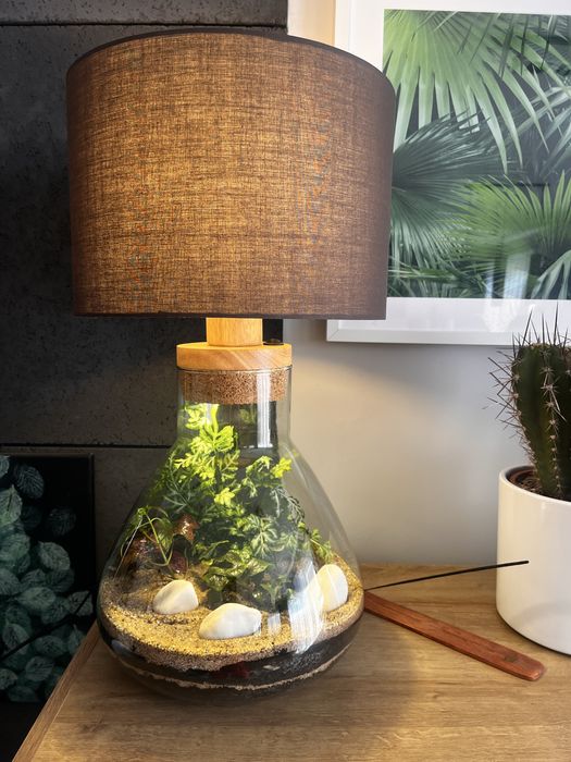 Lampa z lasem w szkle - unikatowy klimat w Twoim domu!